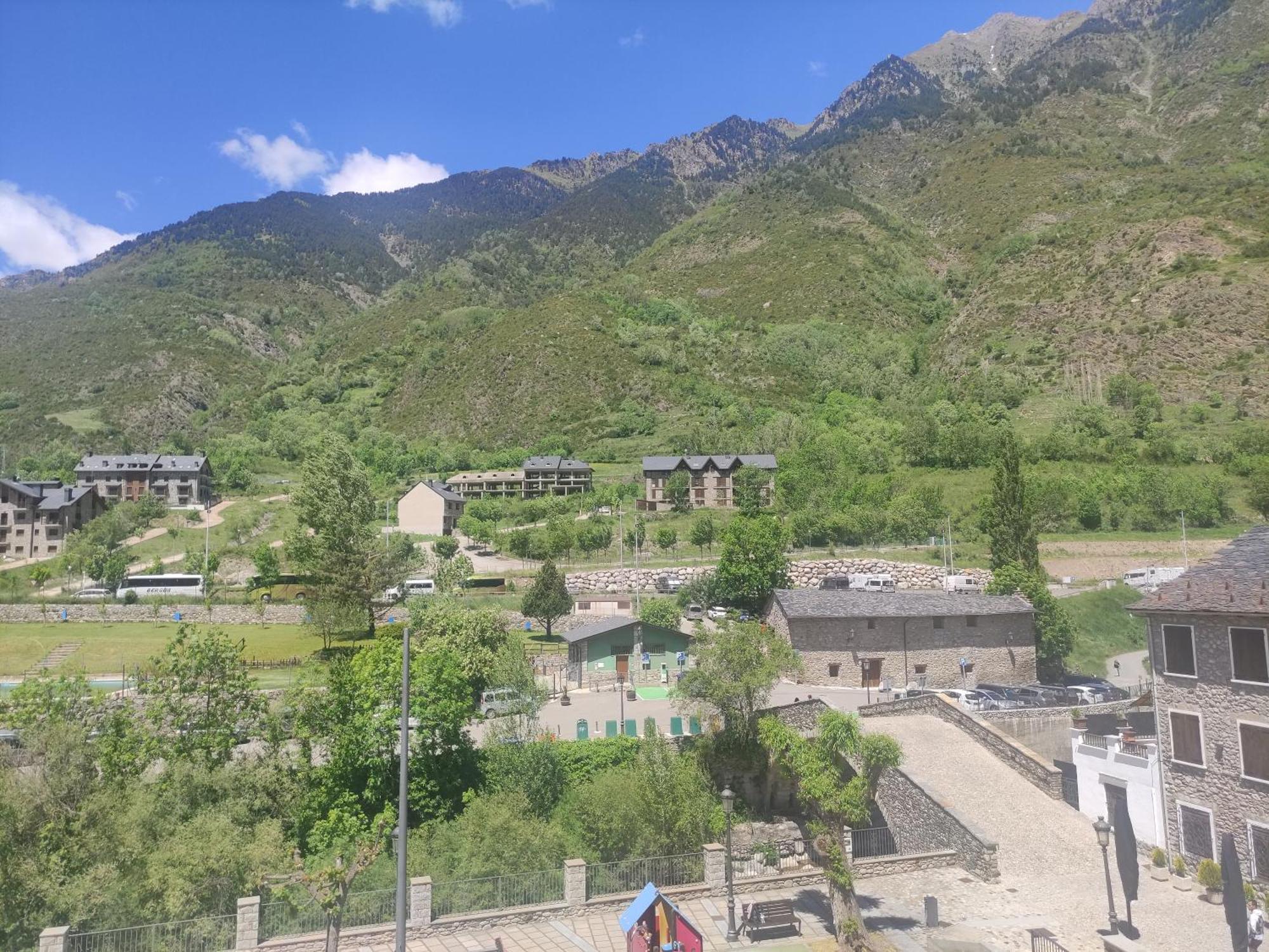 Apartamentos Casa Roldan I Benasque Dış mekan fotoğraf